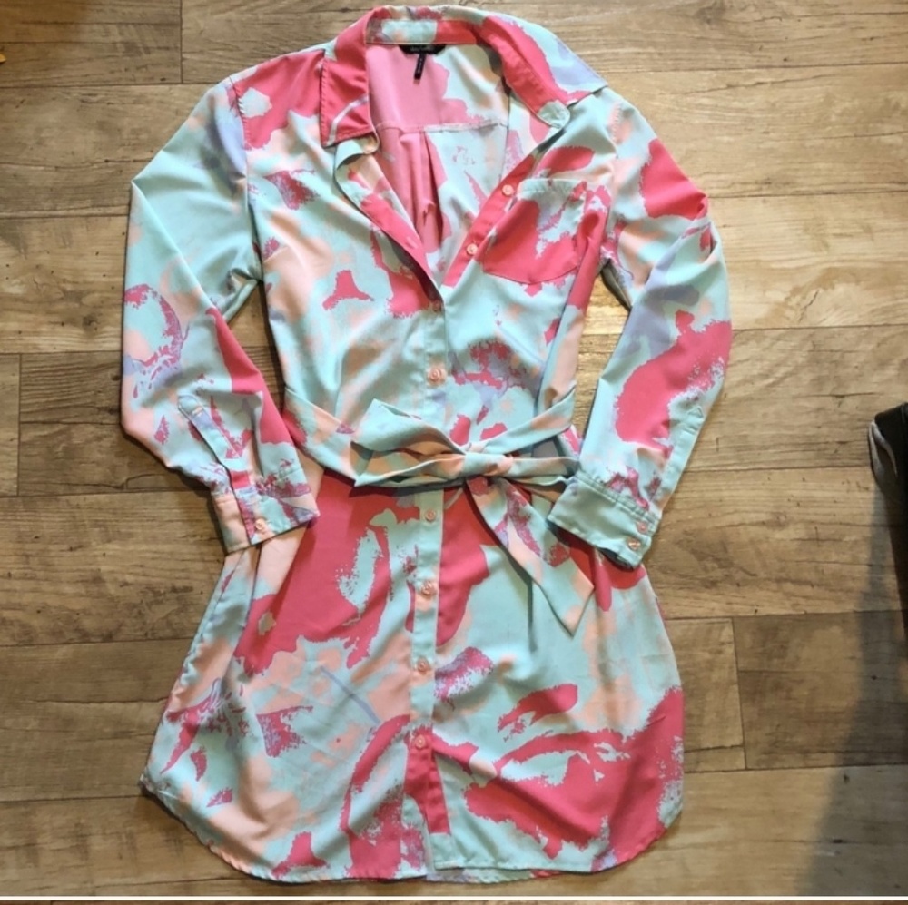 Pretty Daisy Fuentes dress